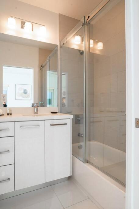 Across The Ocean Few Steps To Beach Contemporary Three Bedroom Townhouse Pompano Beach Kültér fotó