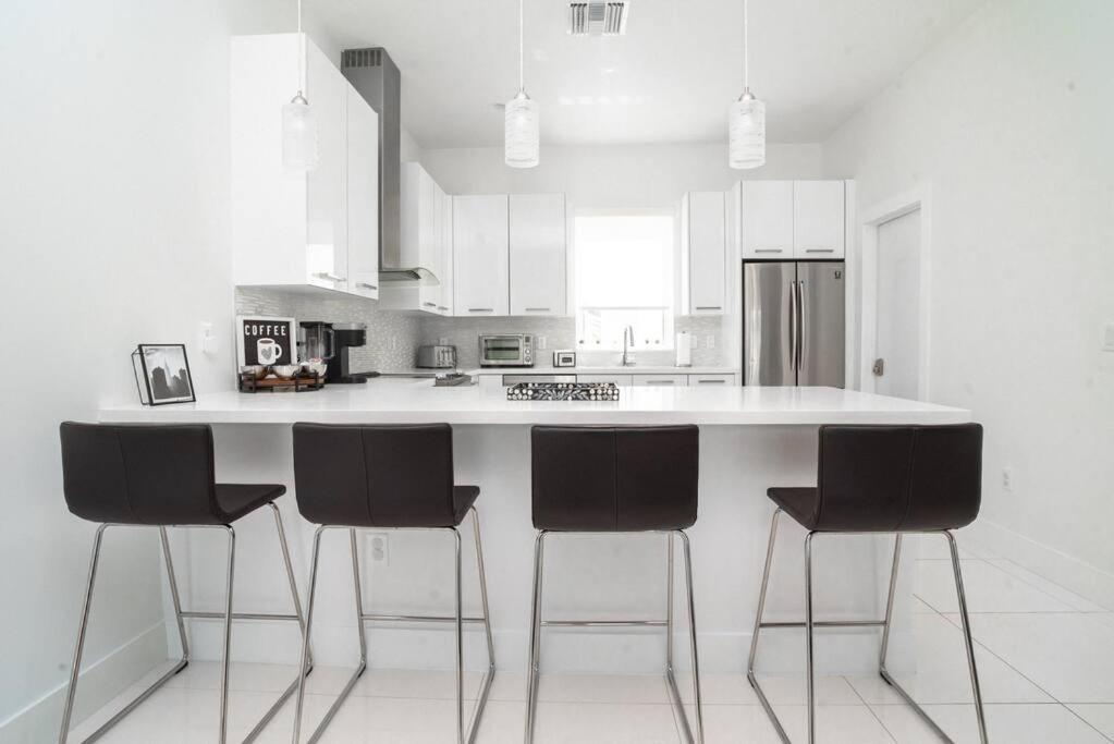 Across The Ocean Few Steps To Beach Contemporary Three Bedroom Townhouse Pompano Beach Kültér fotó