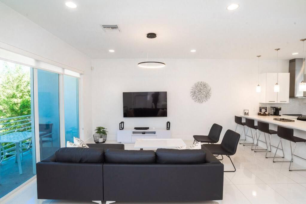 Across The Ocean Few Steps To Beach Contemporary Three Bedroom Townhouse Pompano Beach Kültér fotó