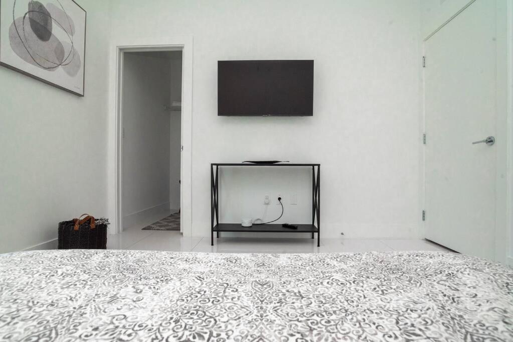 Across The Ocean Few Steps To Beach Contemporary Three Bedroom Townhouse Pompano Beach Kültér fotó