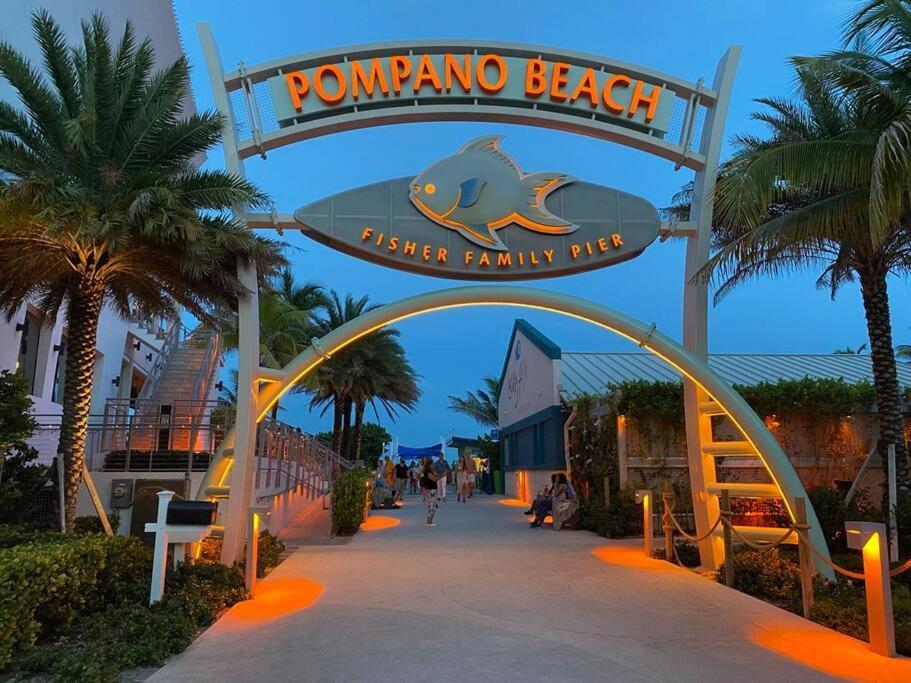 Across The Ocean Few Steps To Beach Contemporary Three Bedroom Townhouse Pompano Beach Kültér fotó