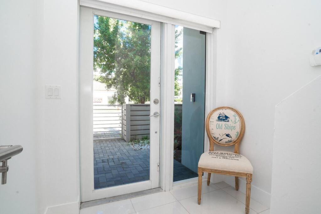 Across The Ocean Few Steps To Beach Contemporary Three Bedroom Townhouse Pompano Beach Kültér fotó