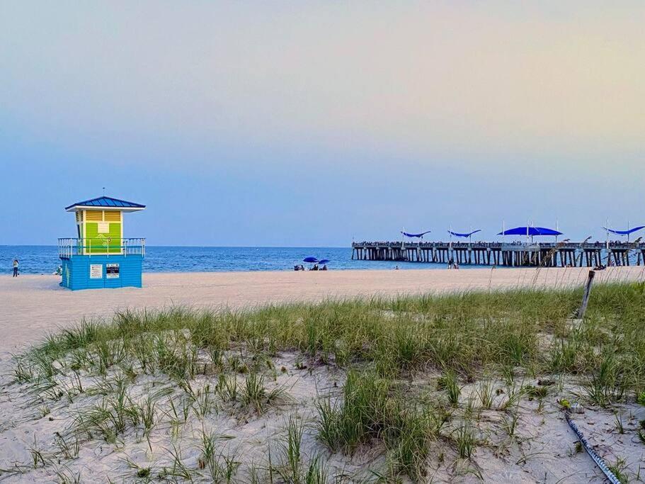 Across The Ocean Few Steps To Beach Contemporary Three Bedroom Townhouse Pompano Beach Kültér fotó
