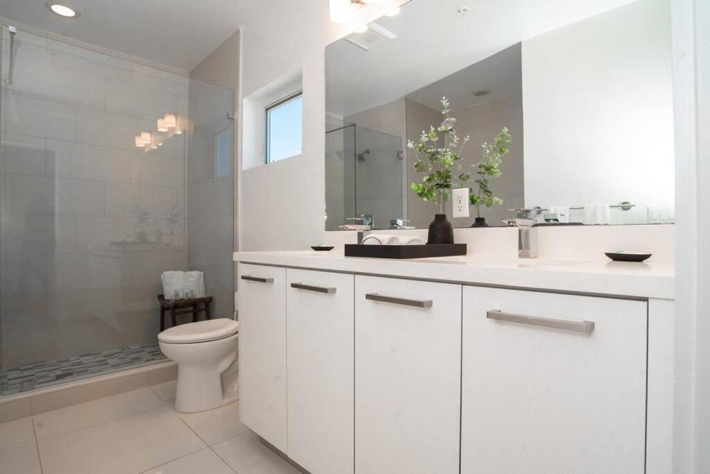 Across The Ocean Few Steps To Beach Contemporary Three Bedroom Townhouse Pompano Beach Kültér fotó